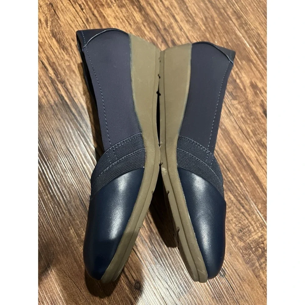BareTraps Malia Women's Slip On Wedge Shoes Size 10 M  EUC Dark Blue